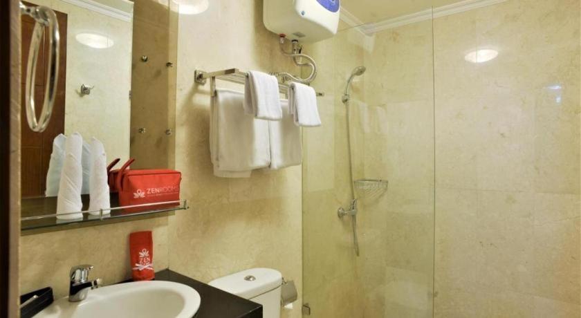 Great Western Hotel & Resort Serpong - تانجيرانغْ المظهر الخارجي الصورة